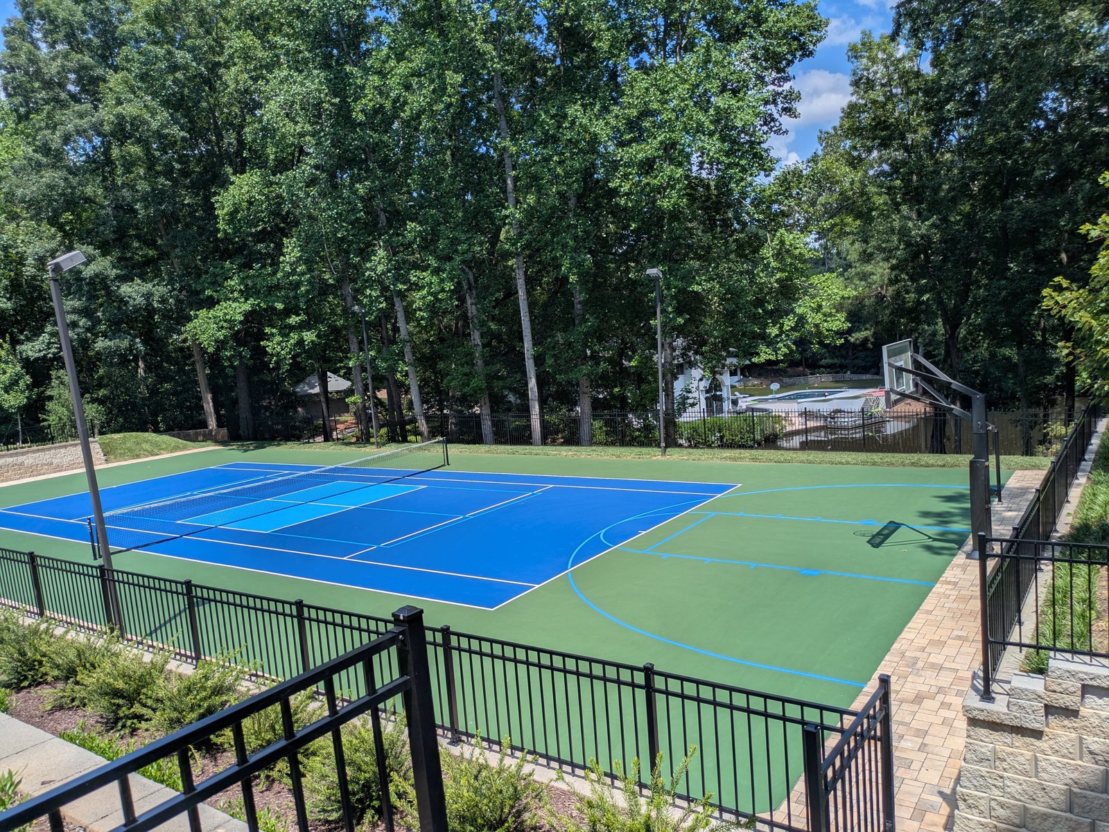 Finished backyard pickleball court
